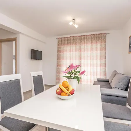 Apartment Awesome In With Wifi Biograd Na Moru
